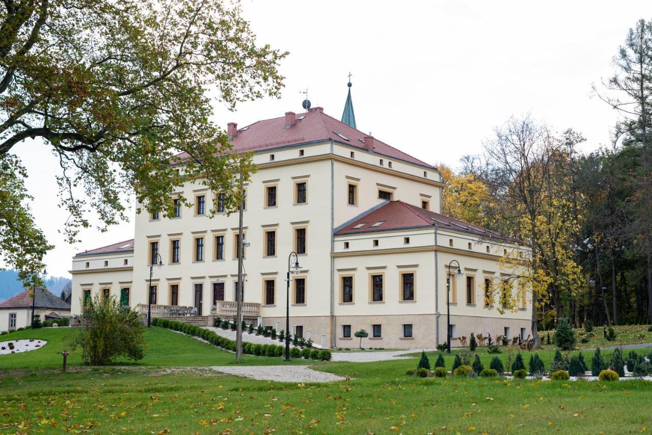 Palac Lubiechowa-Jelenia Gora- Riesengebirge Buitenkant foto